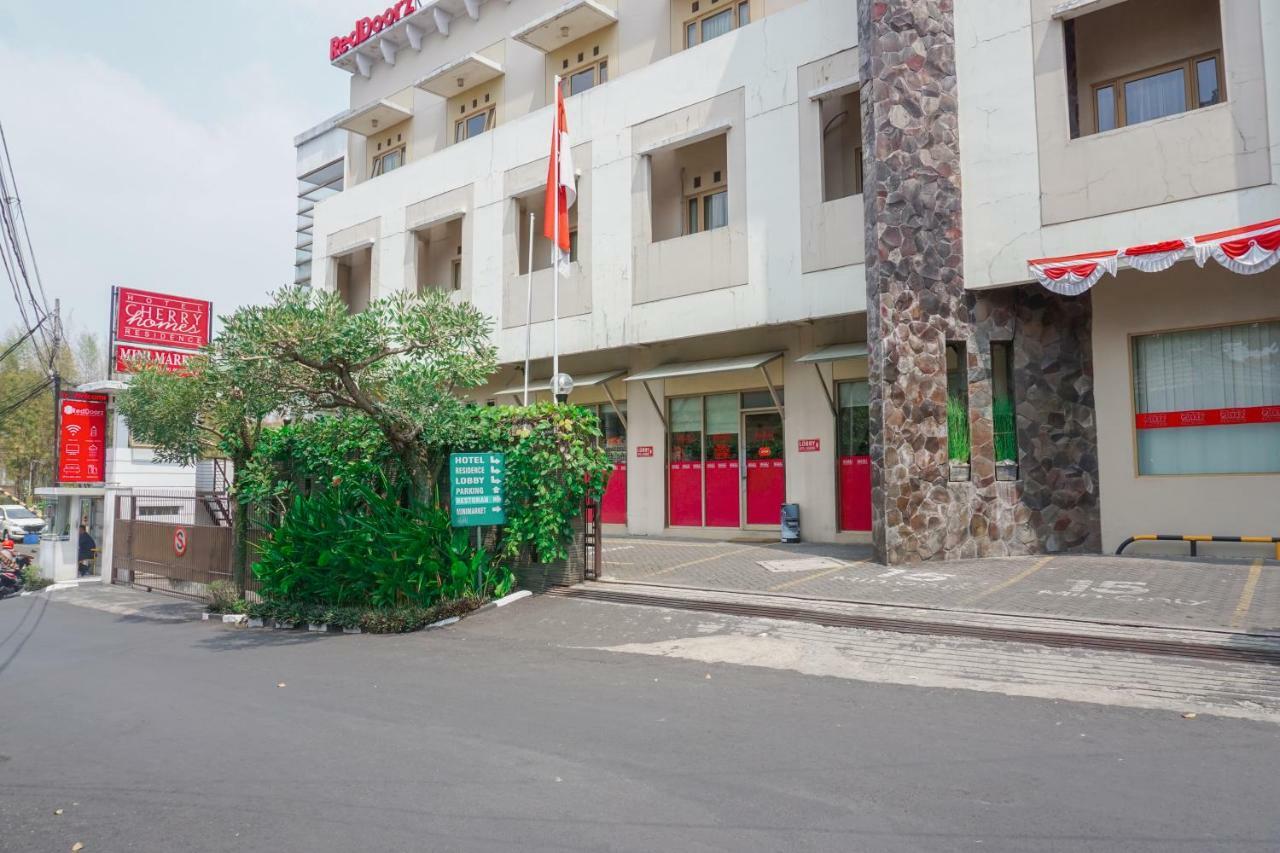 Residences By Reddoorz Near Maranatha University Bandung Exterior photo